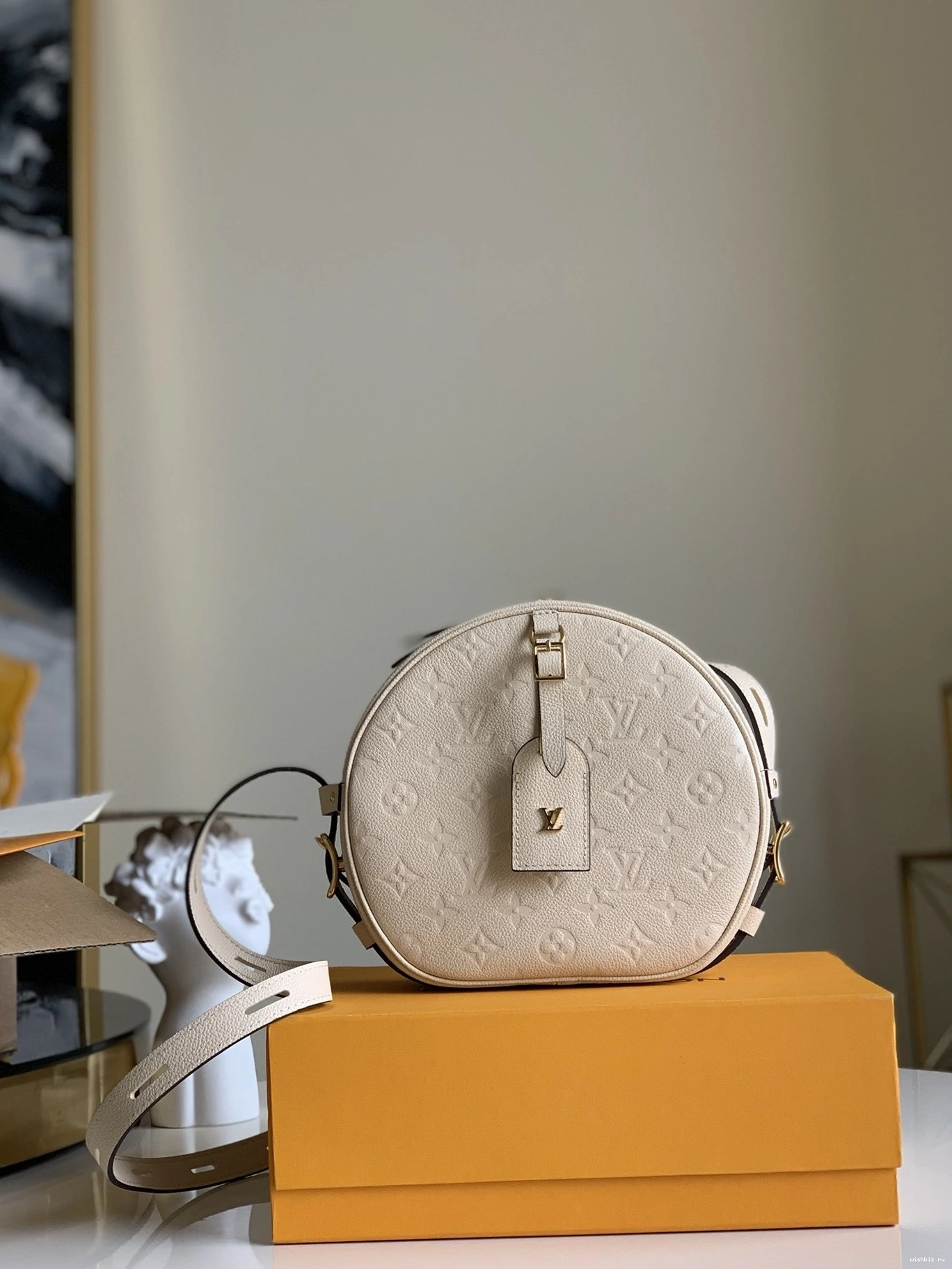 WIS VUITTON LOUIS BOITE MM SOUPLE CHAPEAU 0901